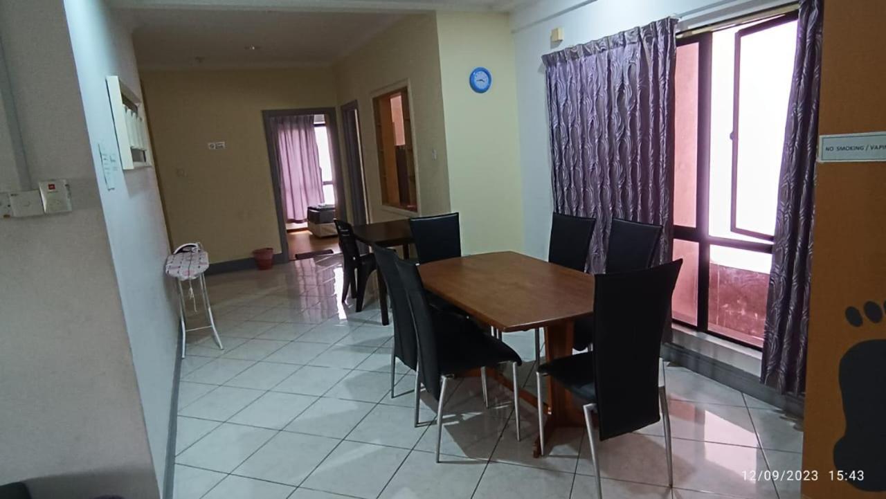 Marina Court, Kota Kinabalu, Sabah Villa Kültér fotó